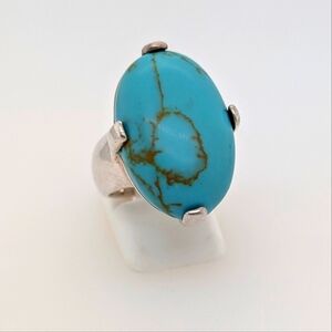 Sterling Silver Cocktail Ring w/ Oval Shaped Turquiose Stone